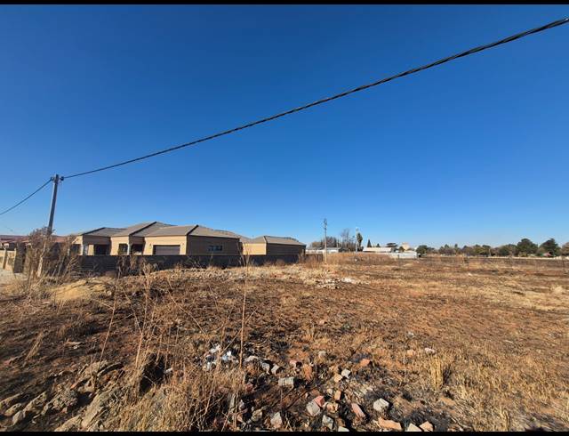 876M² VACANT LAND FOR SALE IN UNITAS PARK